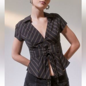 📇 NWT UO Carmella Collared Lace-Up Top size L